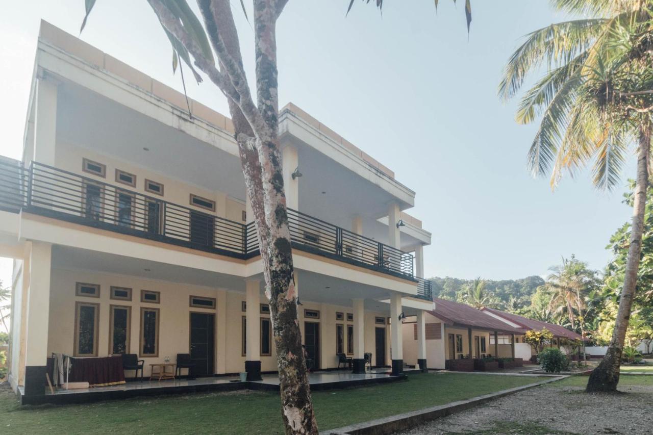 Oyo 1688 Collin Beach Hotel Ambon Εξωτερικό φωτογραφία