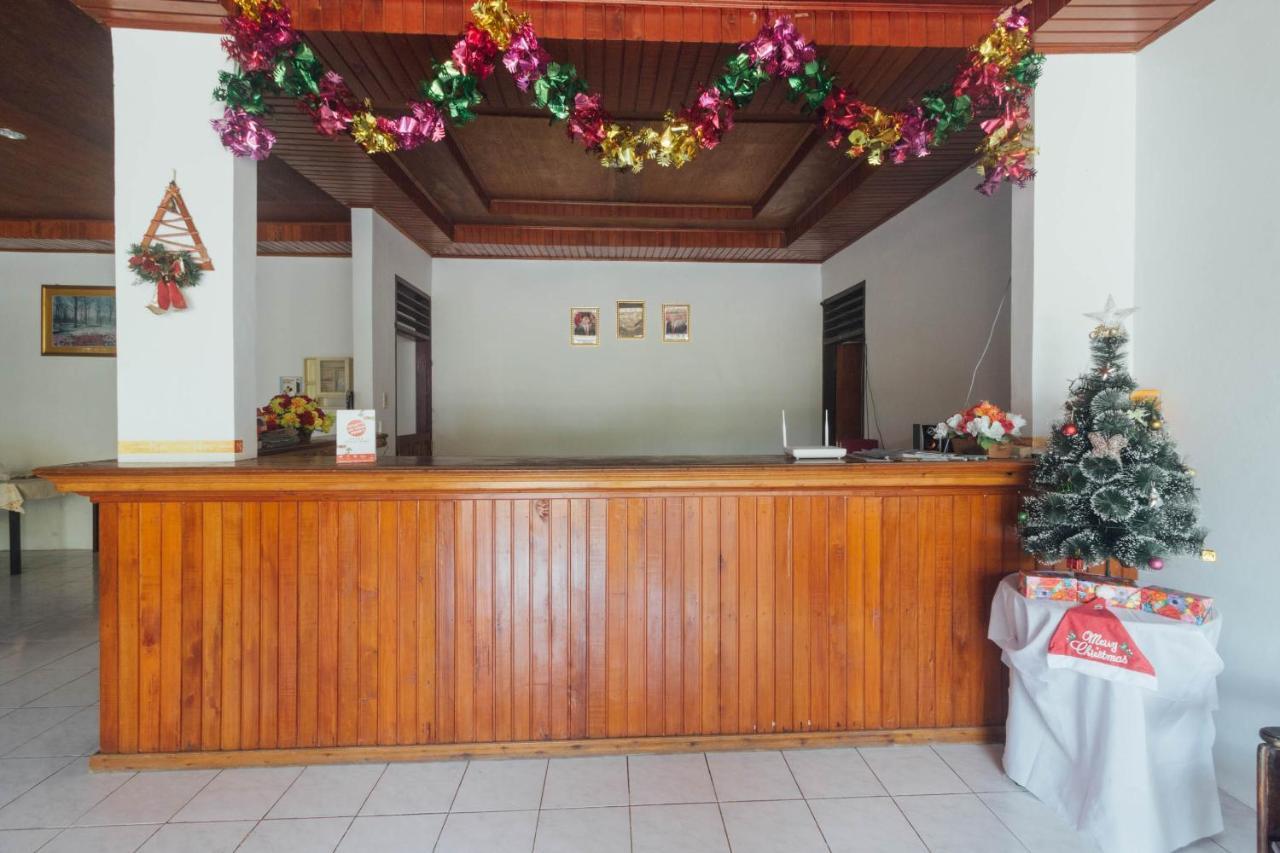 Oyo 1688 Collin Beach Hotel Ambon Εξωτερικό φωτογραφία