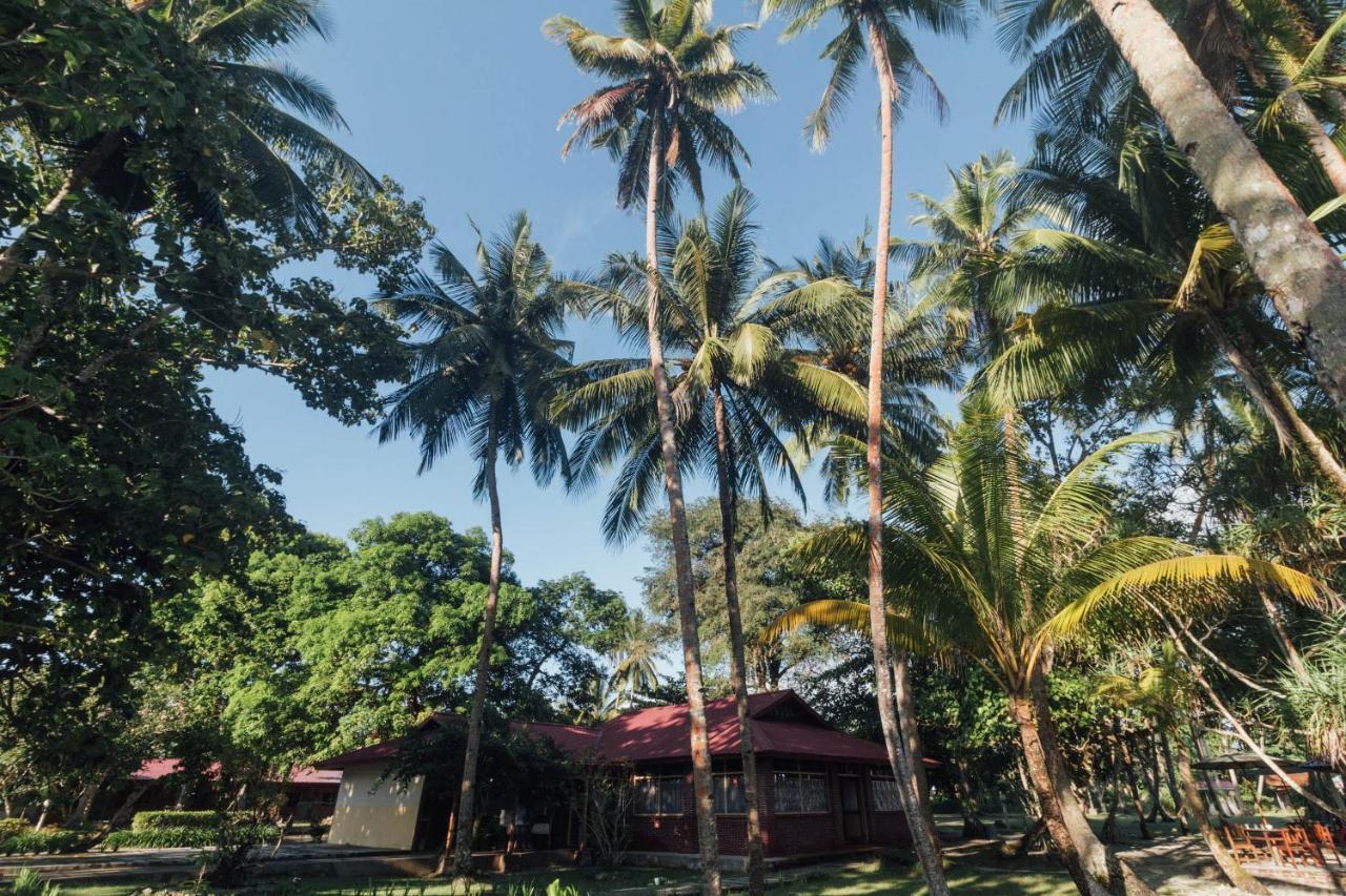 Oyo 1688 Collin Beach Hotel Ambon Εξωτερικό φωτογραφία