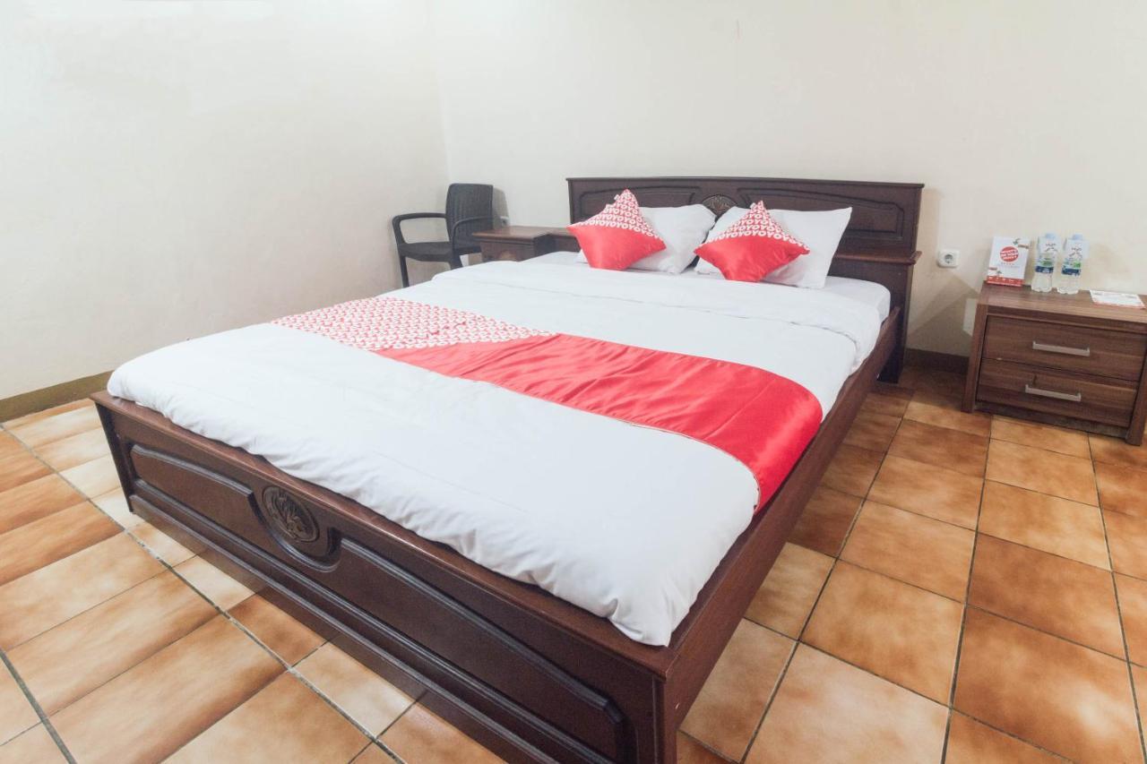 Oyo 1688 Collin Beach Hotel Ambon Εξωτερικό φωτογραφία
