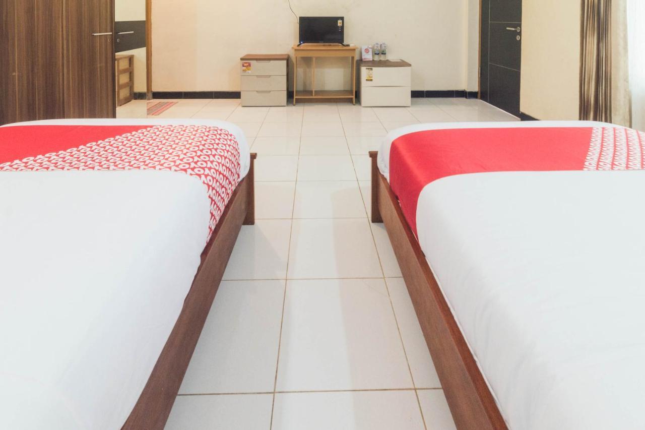 Oyo 1688 Collin Beach Hotel Ambon Εξωτερικό φωτογραφία