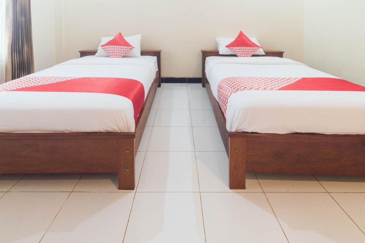 Oyo 1688 Collin Beach Hotel Ambon Εξωτερικό φωτογραφία