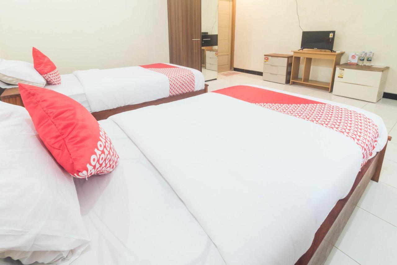 Oyo 1688 Collin Beach Hotel Ambon Εξωτερικό φωτογραφία