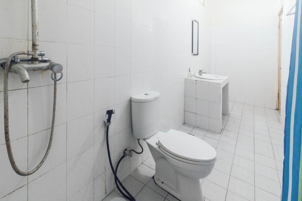 Oyo 1688 Collin Beach Hotel Ambon Εξωτερικό φωτογραφία
